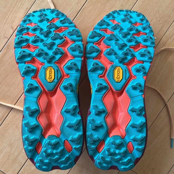 EUC Hoka Ones Speedgoat 5 Women’s 9 Running Shoes Grip Cushion Bright Colors - Picture 3 of 6